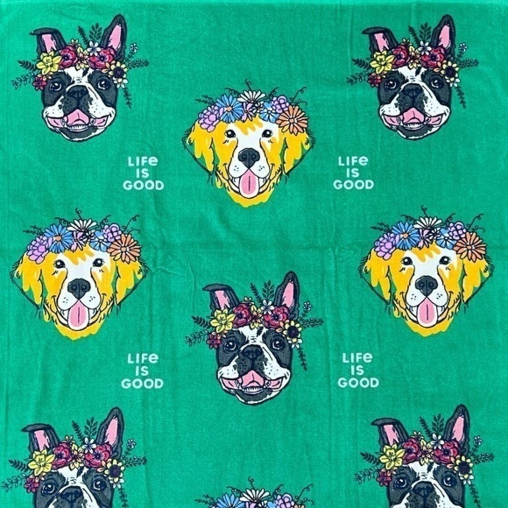 Life is Good - ‘Dogs & Flowers’ Beach Towel. 36” x 70”. NWT. Firm!